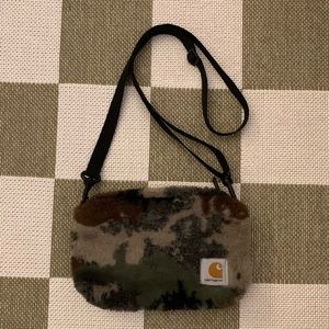 CARHARTT WORK IN PROGRESS
Camo Brown & Green Plains Strap Crossbody Bag